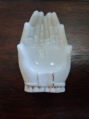 Vintage Porcelain Cupped Hands Trinket Dish/Ashtray